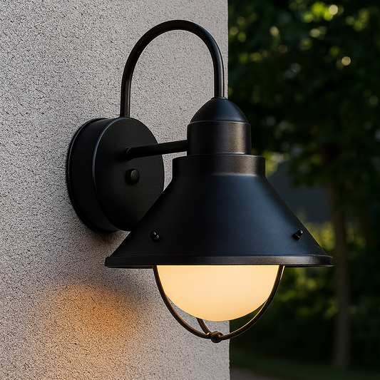 Außenwandleuchte mit Käfig im Landhausstil