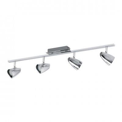 Nahaufnahme der modernen Deckenleuchte in Chrom, die eine flexible und gezielte Ausleuchtung des Raumes ermöglichen.