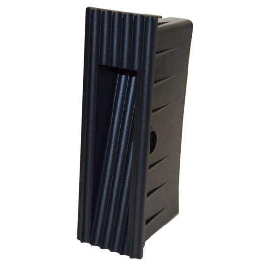 Nahaufnahme der schwarzen LED-Wandleuchte mit vertikaler Struktur und geometrischem Design.