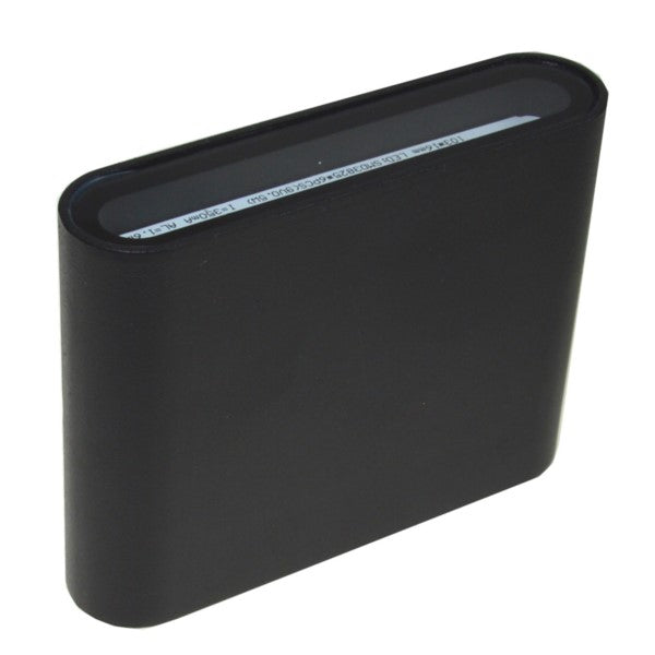 Nahaufnahme der strukturierten Oberfläche und klaren Linien der LED Wandleuchte