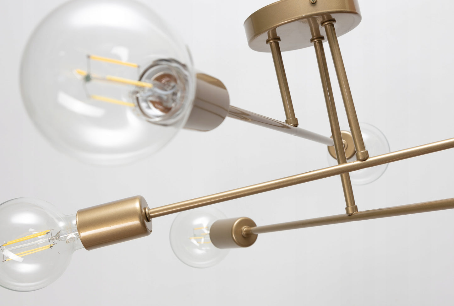 Moderne Deckenleuchte in Gold mit 6 E27-Fassungen