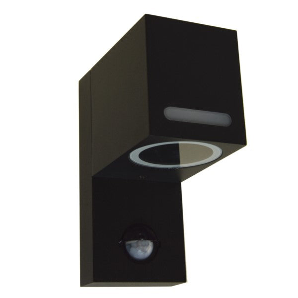 Detailansicht einer eckigen Außenwandlampe mit Glasabdeckung und integriertem Sensor in Schwarz