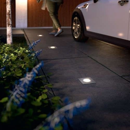 Bodeneinbauleuchte quadratisch mit LED silber und modern