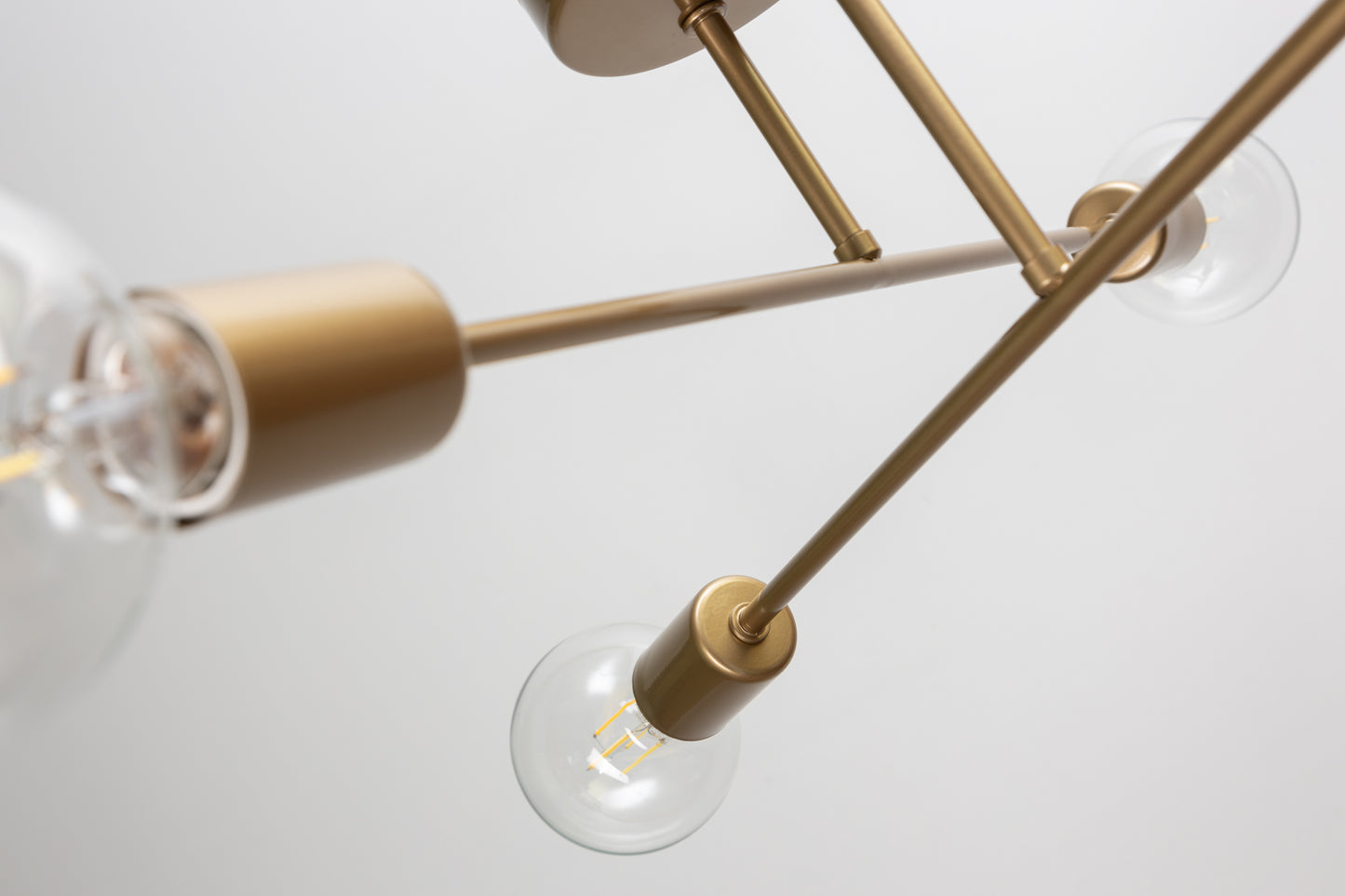 Moderne Deckenleuchte in Gold mit 4 E27-Fassungen