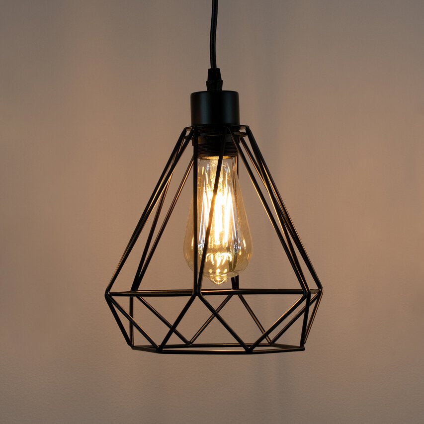 Detaillierte Ansicht der Pendeleuchte in Schwarz in Retro-Stil 