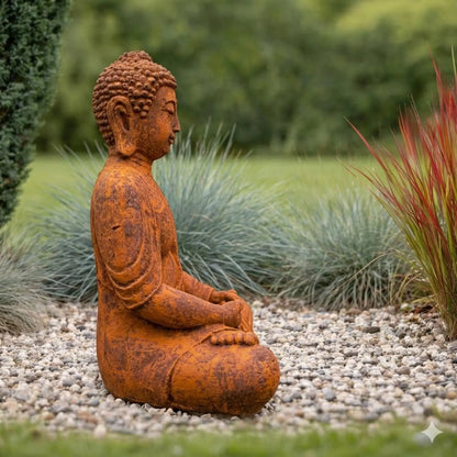 Buddha-Figur mit echter Rostpatina – Handgefertigte Steinguss-Skulptur für Garten & Terrasse