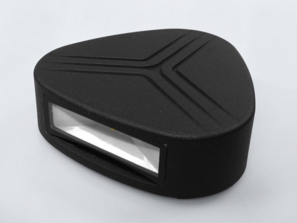 Außenwandleuchte in Schwarz mit fokussiertem Lichtstrahl